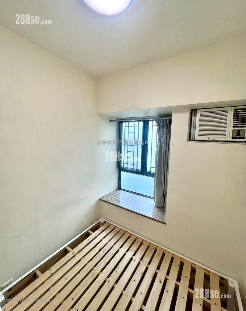 bedroom 1: Sea Crest Villa Sell 3 Bedrooms , 2 Bathrooms 617 ft²