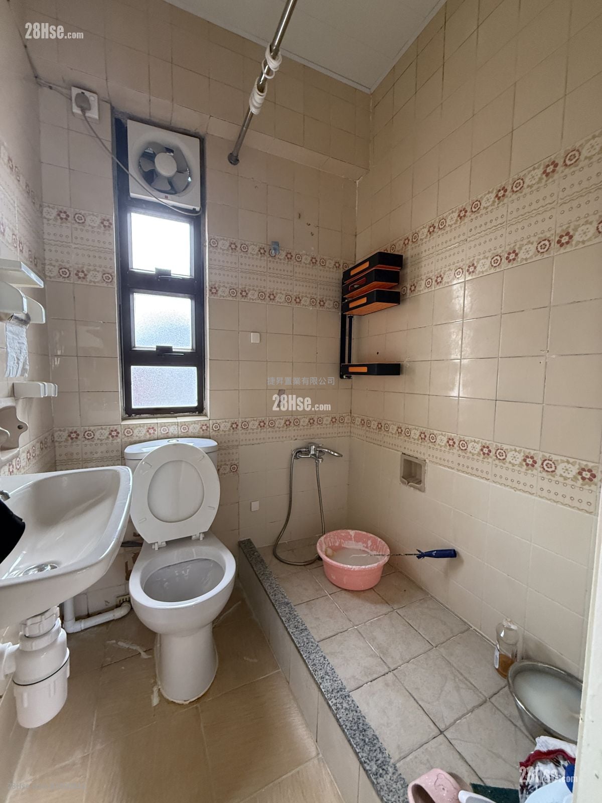 龙华大厦 租盘 2 房 , 1 浴室 307 平方尺