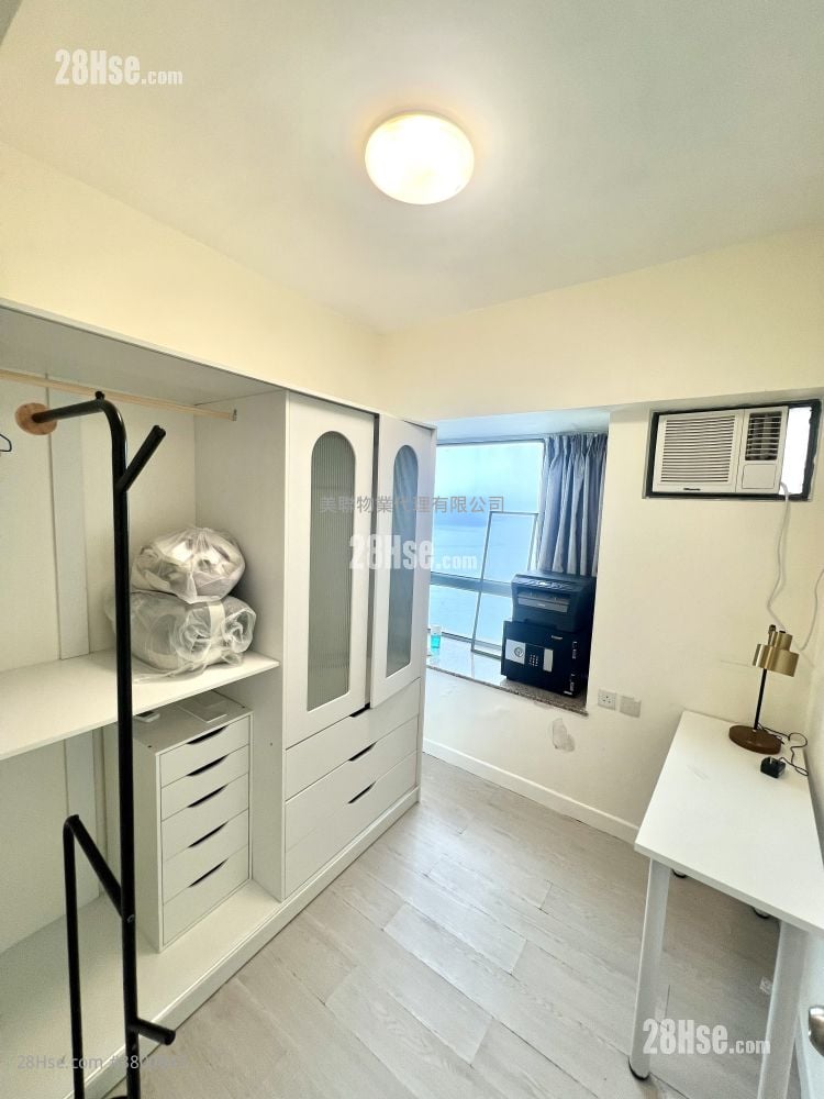 bedroom 2: Sea Crest Villa Sell 3 Bedrooms , 2 Bathrooms 617 ft²