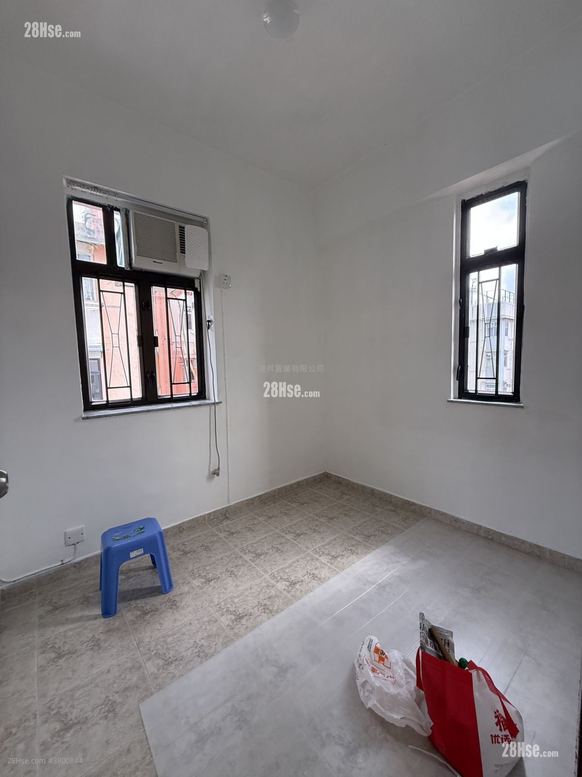 龙华大厦 租盘 2 房 , 1 浴室 307 平方尺