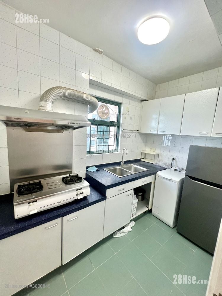 kitchen: Sea Crest Villa Sell 3 Bedrooms , 2 Bathrooms 617 ft²