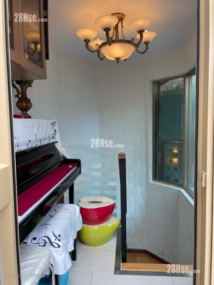 The Astrid Sell 3 Bedrooms , 3 Bathrooms 1,020 ft²