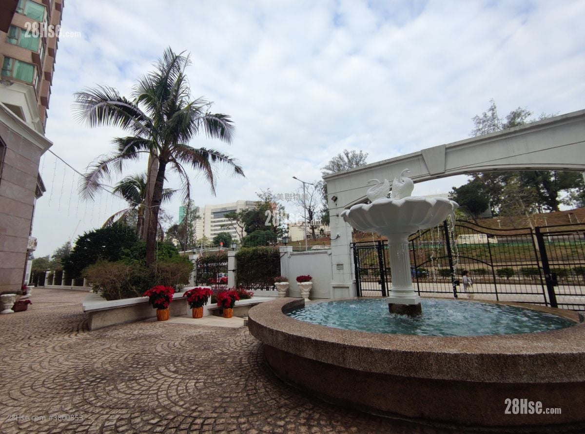 The Astrid Sell 3 Bedrooms , 3 Bathrooms 1,020 ft²