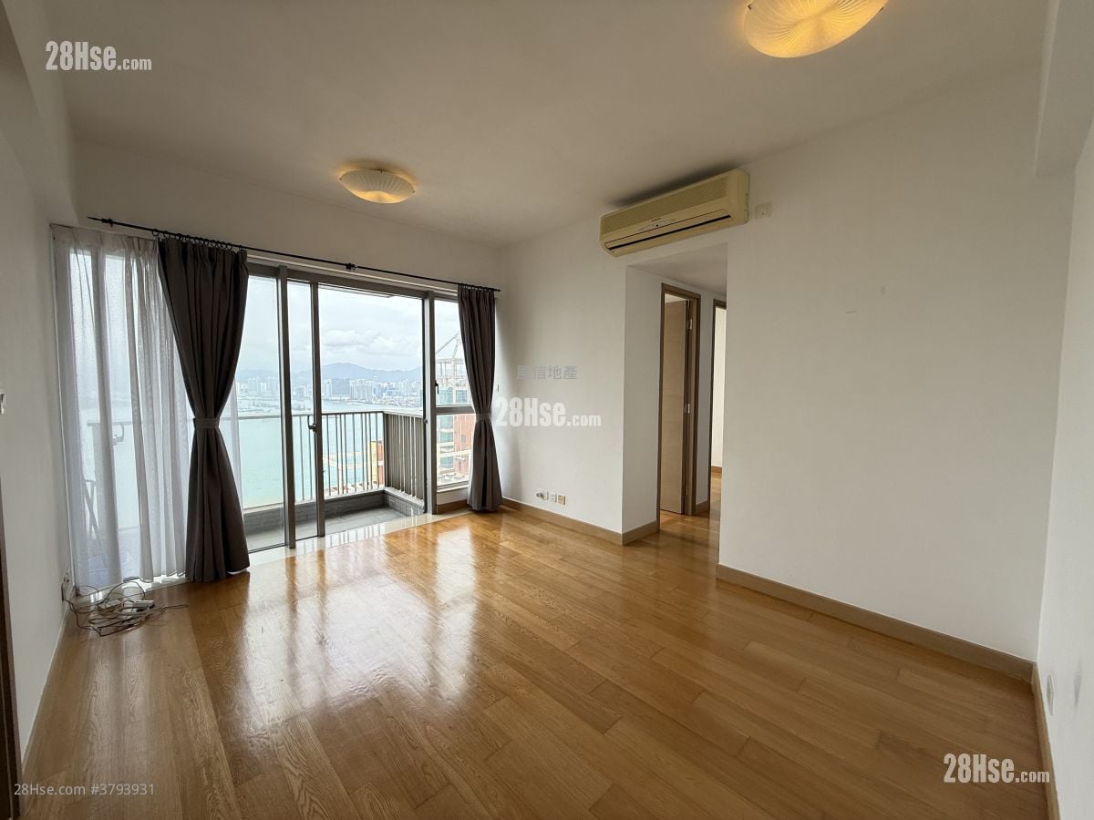 Island Crest Sell 2 Bedrooms , 1 Bathroom 559 ft²