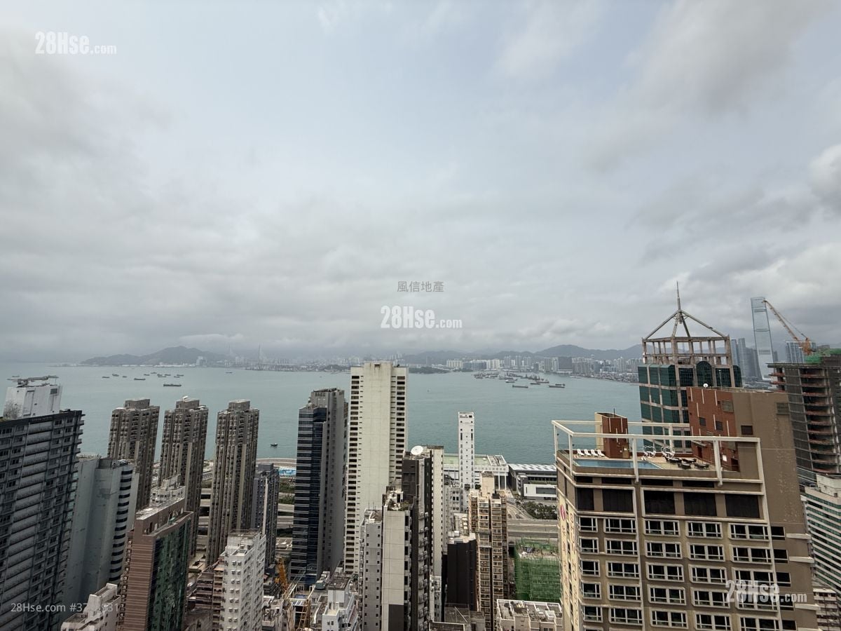 Island Crest Sell 2 Bedrooms , 1 Bathroom 559 ft²