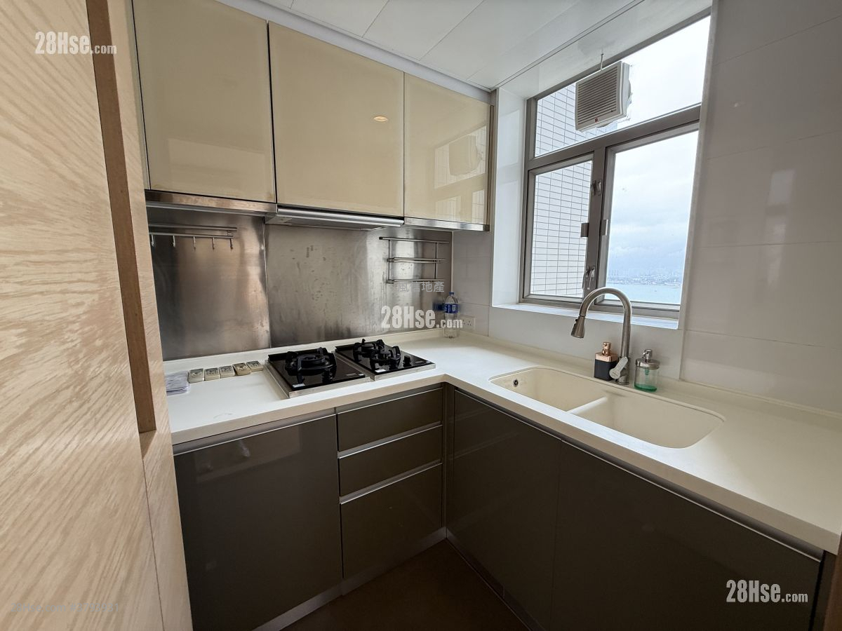 Island Crest Sell 2 Bedrooms , 1 Bathroom 559 ft²