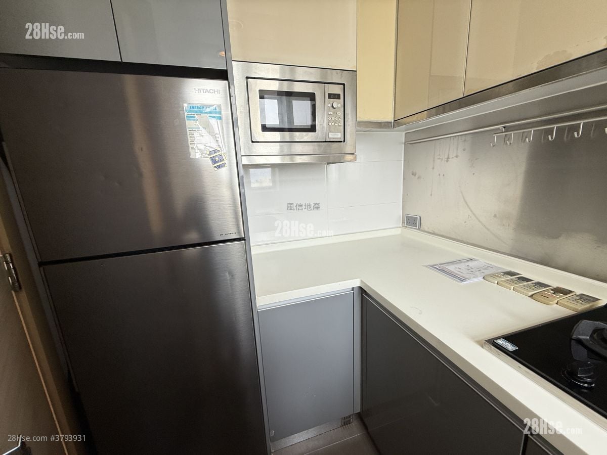 Island Crest Sell 2 Bedrooms , 1 Bathroom 559 ft²