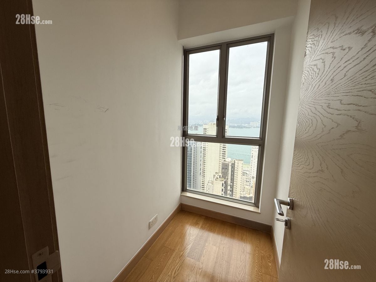 Island Crest Sell 2 Bedrooms , 1 Bathroom 559 ft²