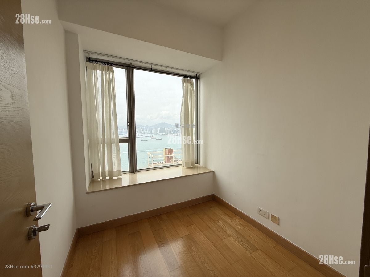 Island Crest Sell 2 Bedrooms , 1 Bathroom 559 ft²