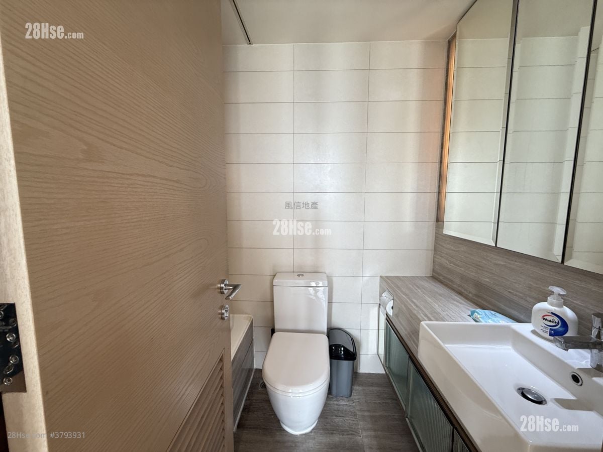 Island Crest Sell 2 Bedrooms , 1 Bathroom 559 ft²