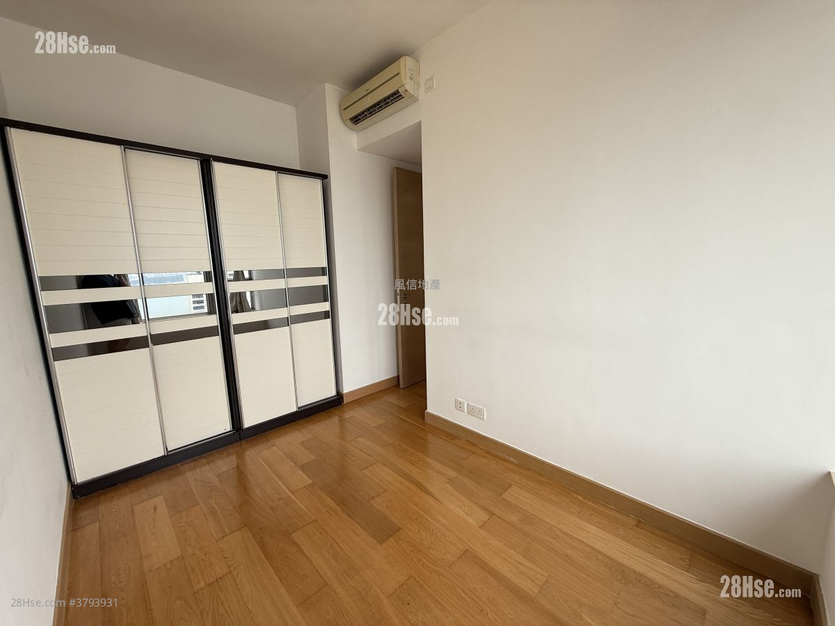 Island Crest Sell 2 Bedrooms , 1 Bathroom 559 ft²