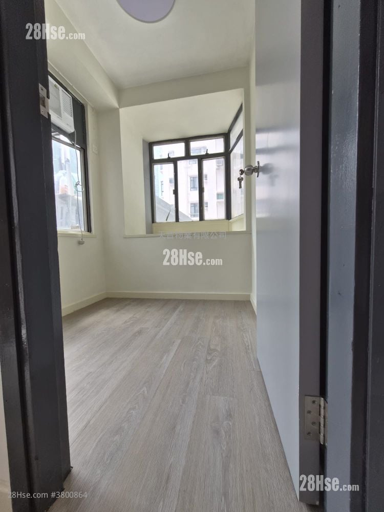 怡辉大厦 租盘 2 房 , 1 浴室 237 平方尺