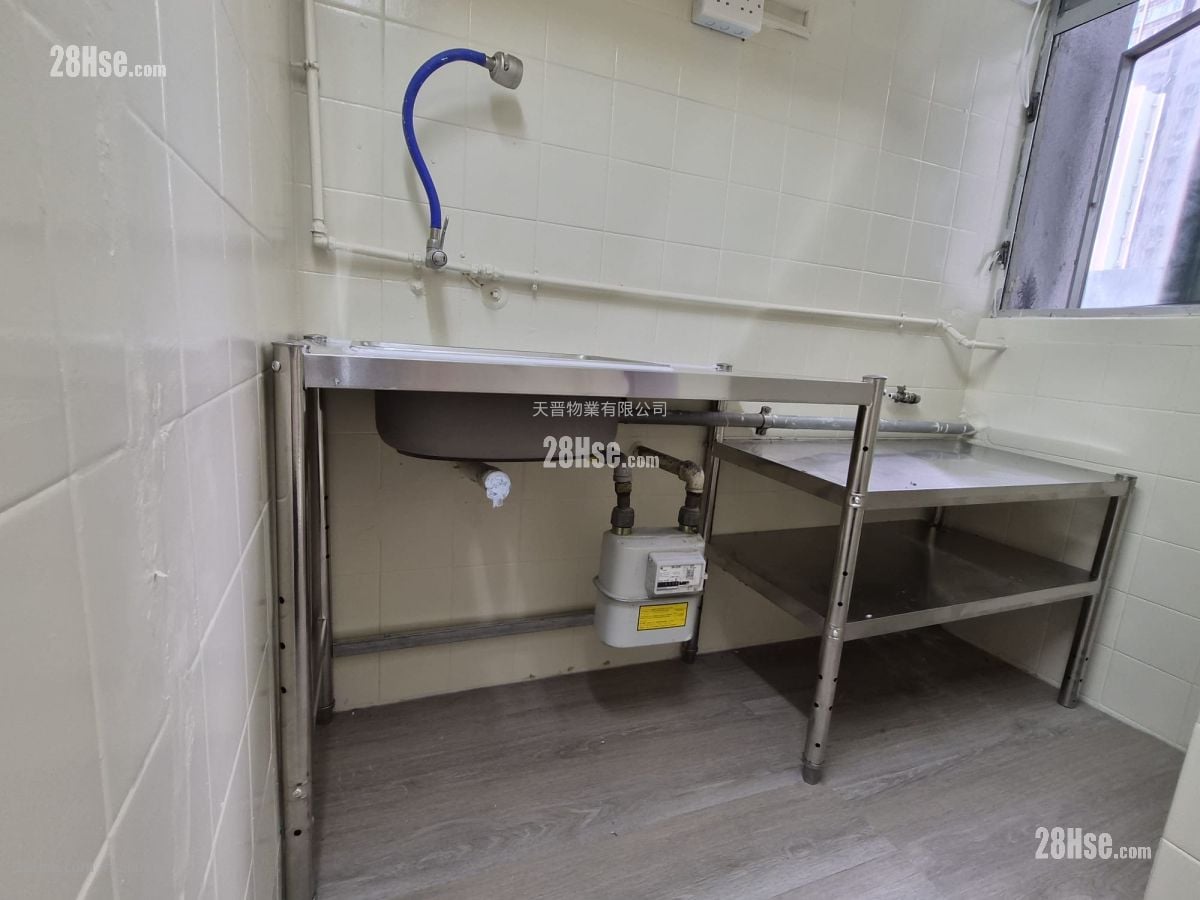 怡辉大厦 租盘 2 房 , 1 浴室 237 平方尺