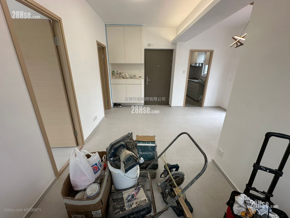 Wah To Building Sell 3 Bedrooms , 1 Bathroom 492 ft²