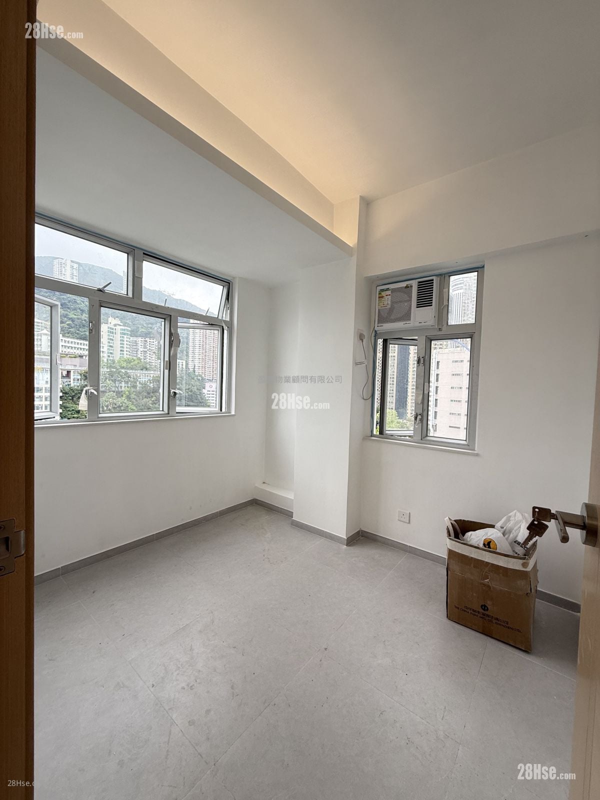 Wah To Building Sell 3 Bedrooms , 1 Bathroom 492 ft²