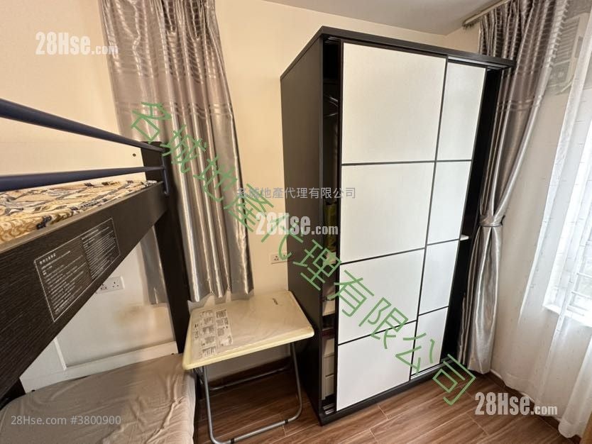 Mei Pak Court Sell 2 Bedrooms , 1 Bathroom 445 ft²