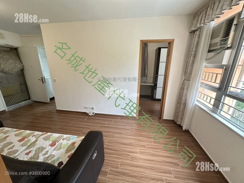 Mei Pak Court Sell 2 Bedrooms , 1 Bathroom 445 ft²