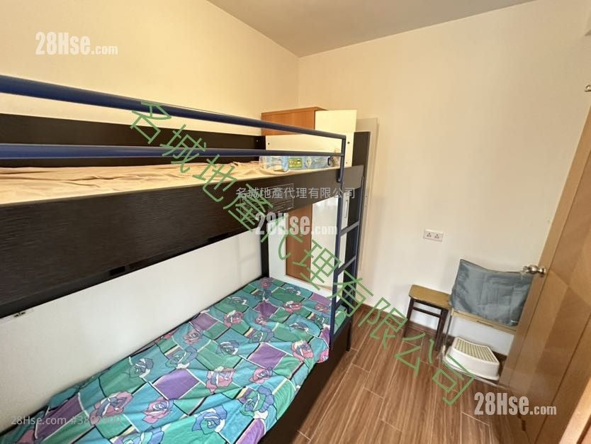 Mei Pak Court Sell 2 Bedrooms , 1 Bathroom 445 ft²