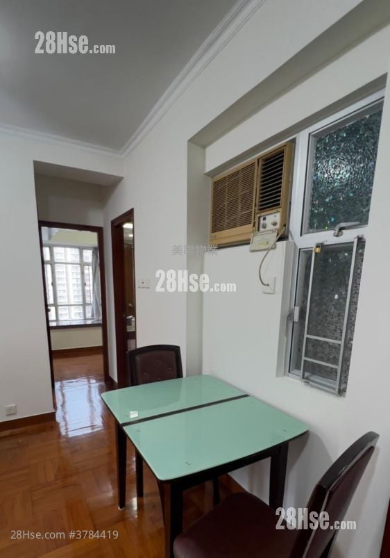 Flora Plaza Rental 2 Bedrooms , 1 Bathroom 370 ft²