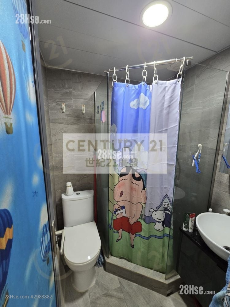 单幢楼房 售盘 3 房 , 2 浴室 640 平方尺