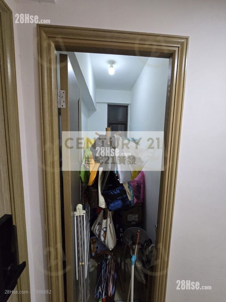 单幢楼房 售盘 3 房 , 2 浴室 640 平方尺