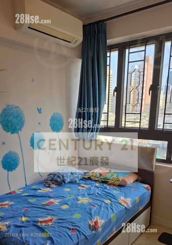 单幢楼房 售盘 3 房 , 2 浴室 640 平方尺