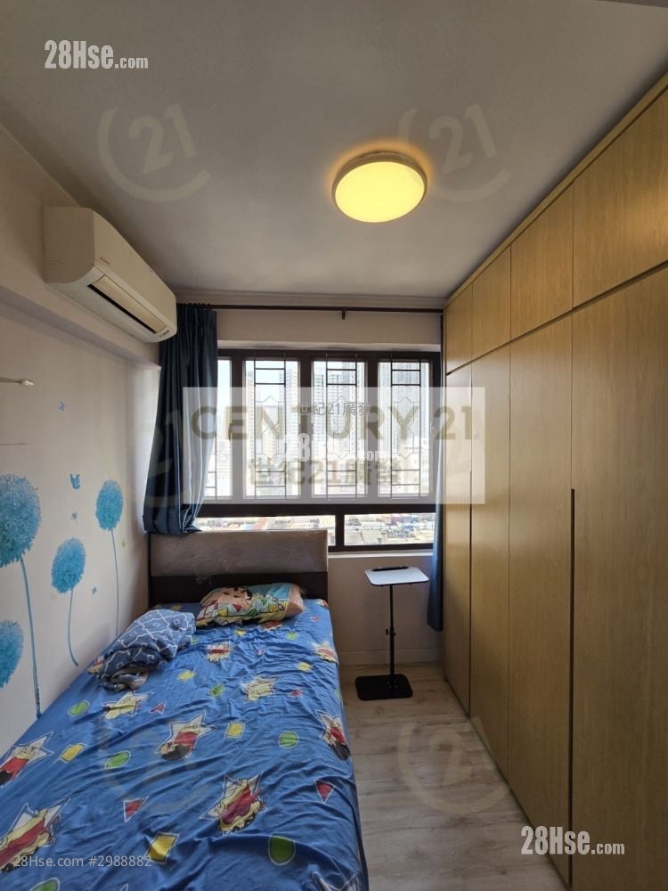 单幢楼房 售盘 3 房 , 2 浴室 640 平方尺