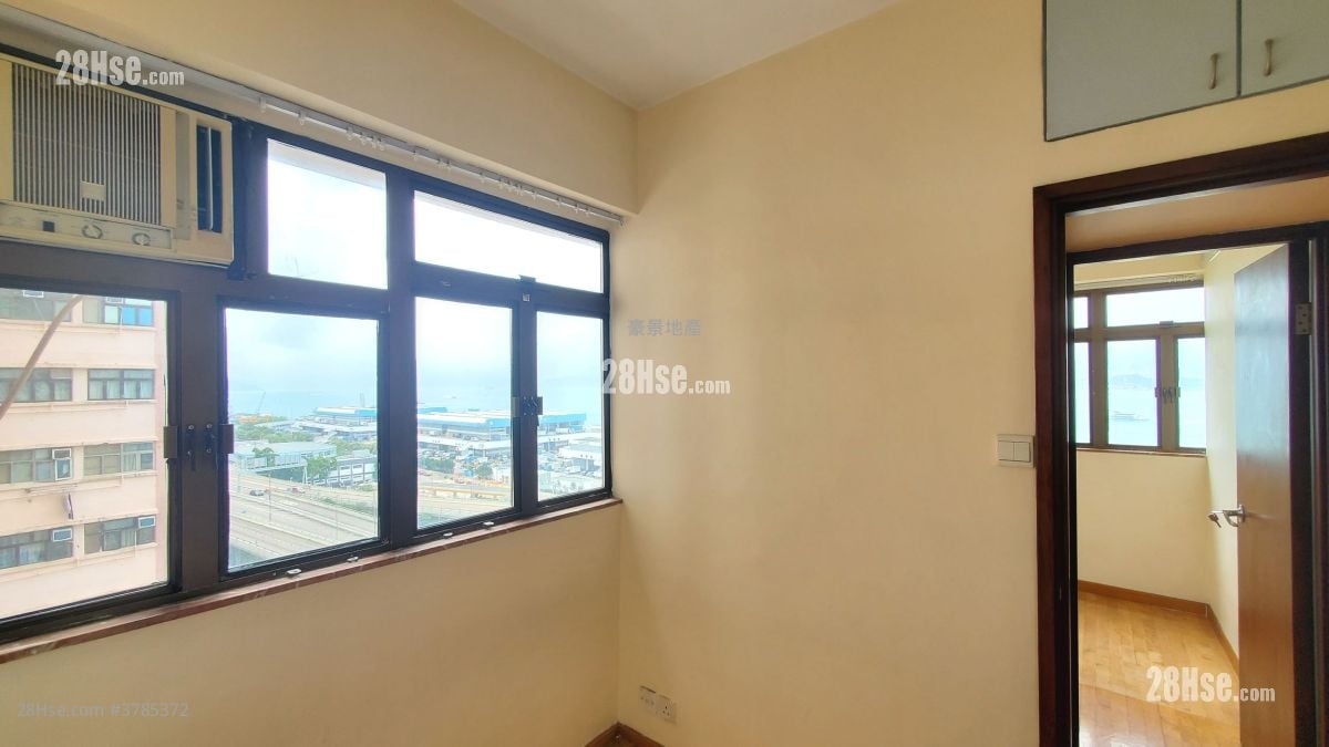 Kwan Yick Building Phase 3 Sell 2 Bedrooms , 1 Bathroom 393 ft²