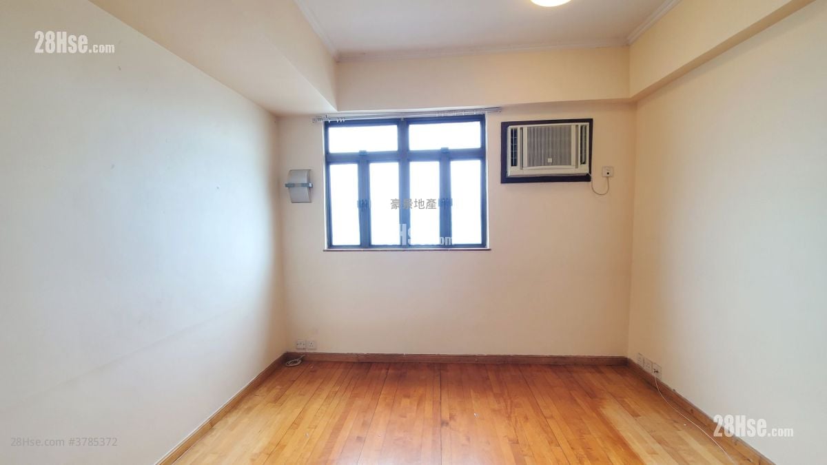 Kwan Yick Building Phase 3 Sell 2 Bedrooms , 1 Bathroom 393 ft²