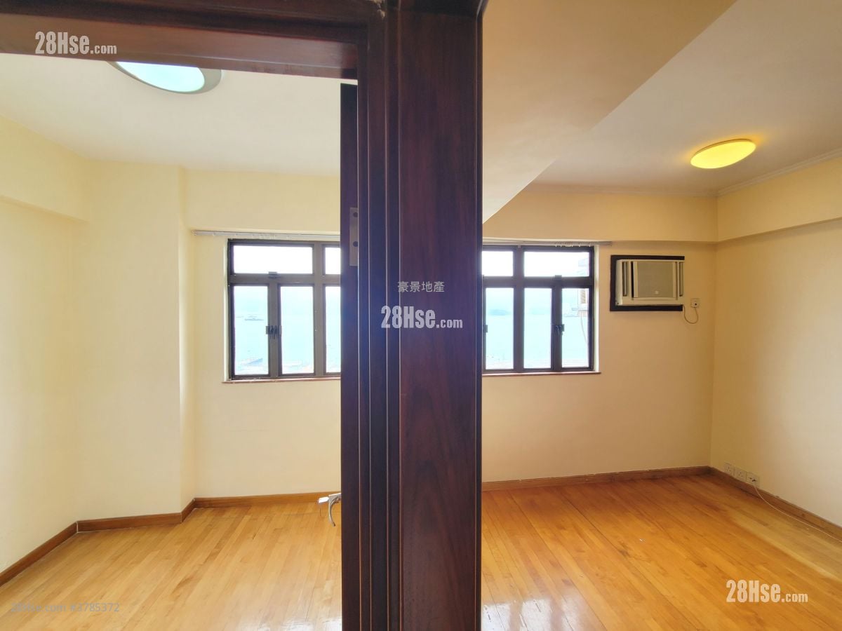 Kwan Yick Building Phase 3 Sell 2 Bedrooms , 1 Bathroom 393 ft²