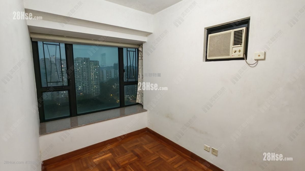 Royal Green Rental 2 Bedrooms , 1 Bathroom 415 ft²