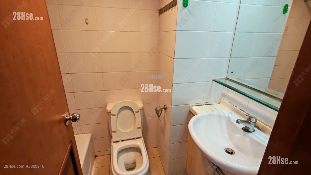 Royal Green Rental 2 Bedrooms , 1 Bathroom 415 ft²