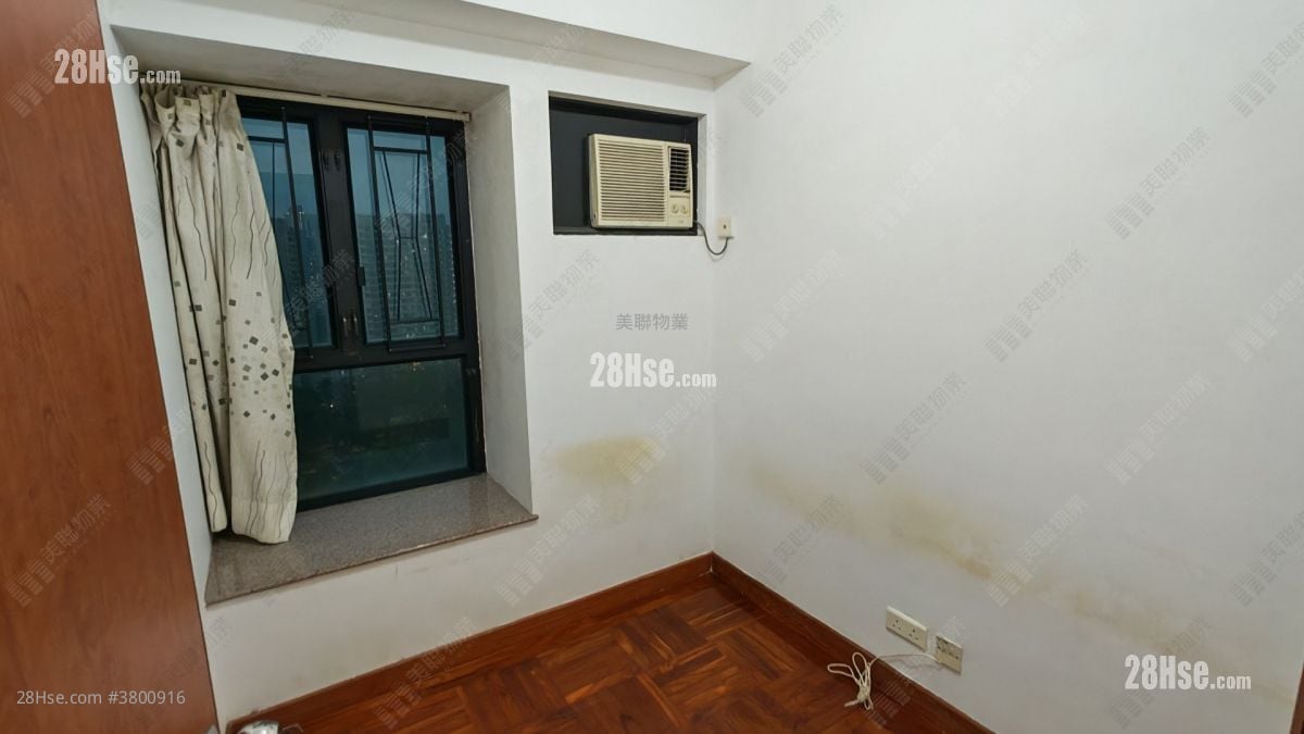 Royal Green Rental 2 Bedrooms , 1 Bathroom 415 ft²