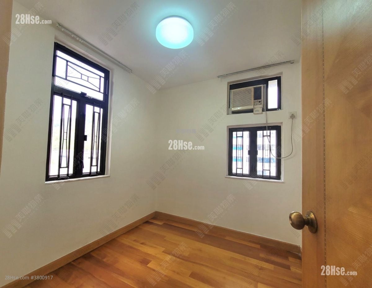 Luk Yeung Sun Chuen Sell 2 Bedrooms 451 ft²