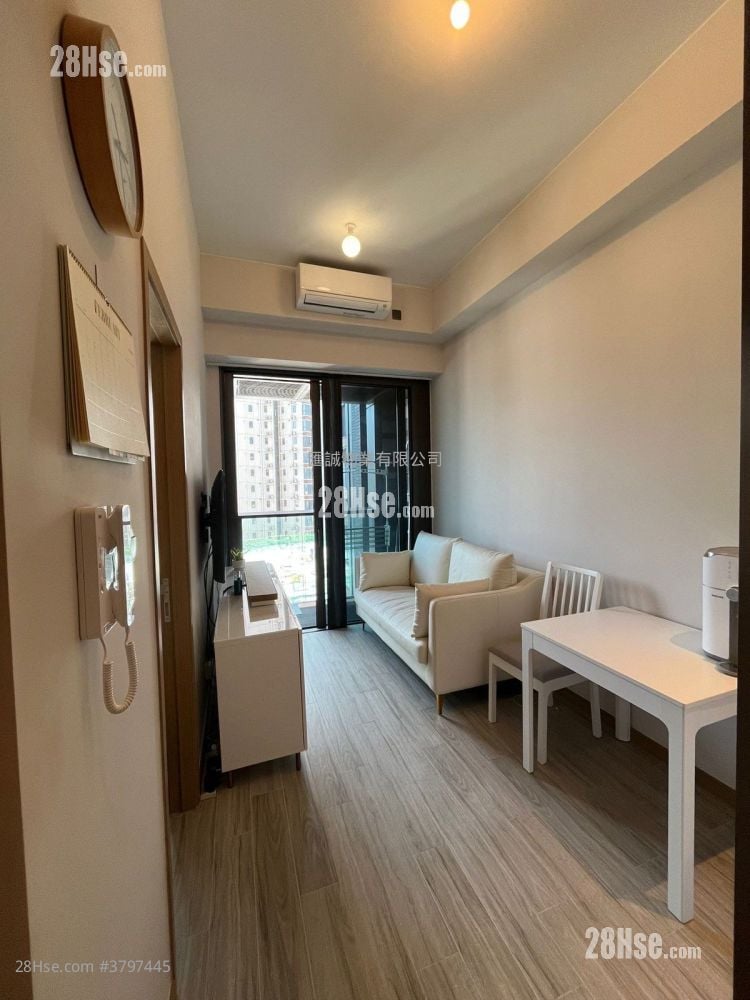 The Vantage Sell 1 Bedroom , 1 Bathroom 276 ft²