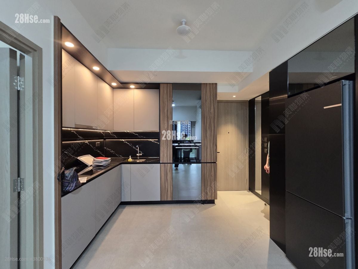 kitchen: Silicon Hill Rental 2 Bedrooms , 1 Bathroom 409 ft²