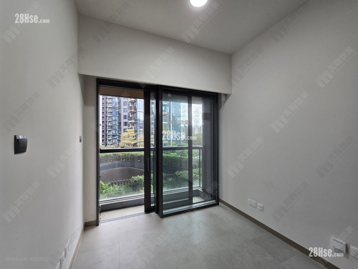 living room: Silicon Hill Rental 2 Bedrooms , 1 Bathroom 409 ft²