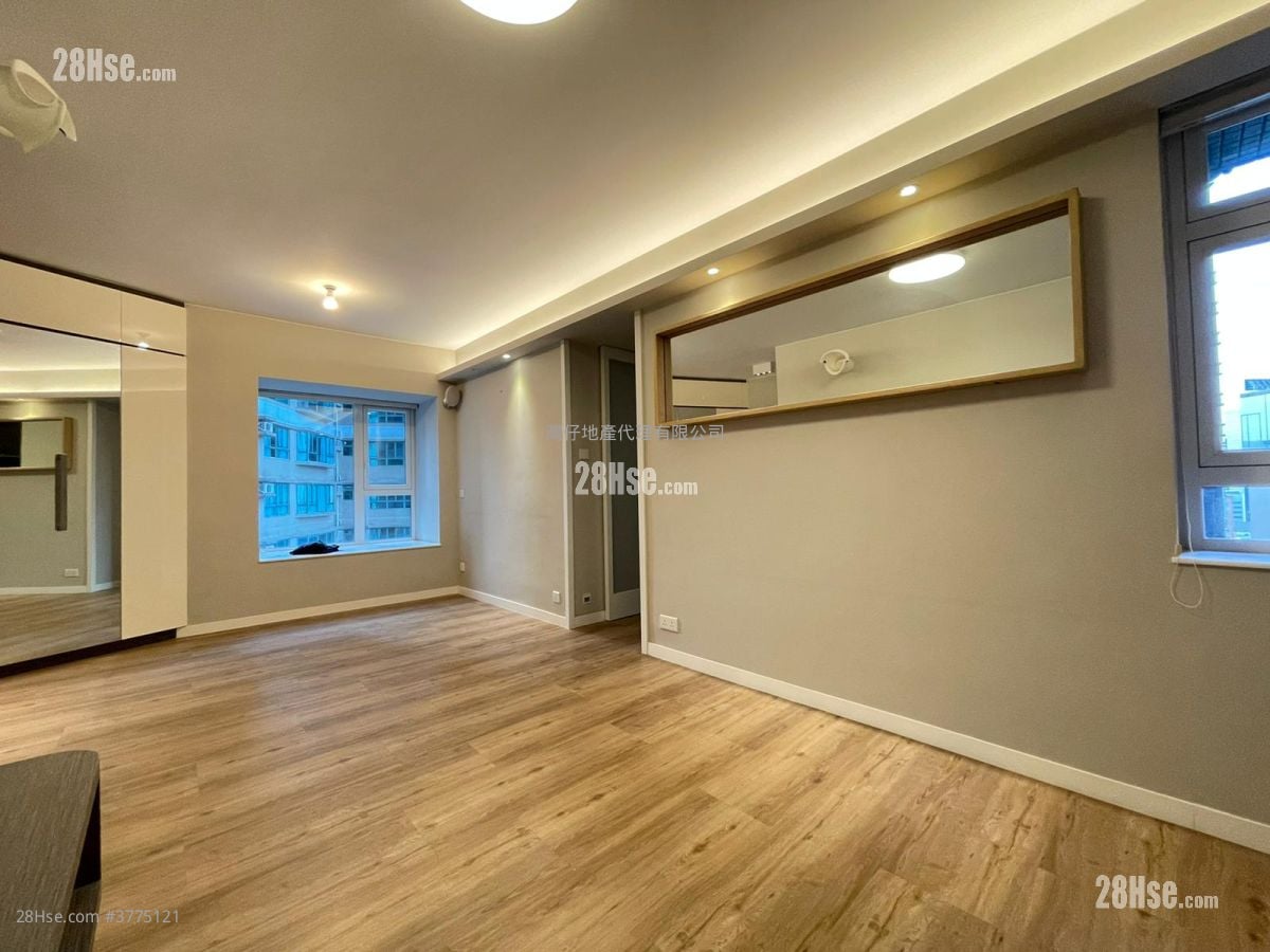 Royal Court Sell 2 Bedrooms , 2 Bathrooms 636 ft²