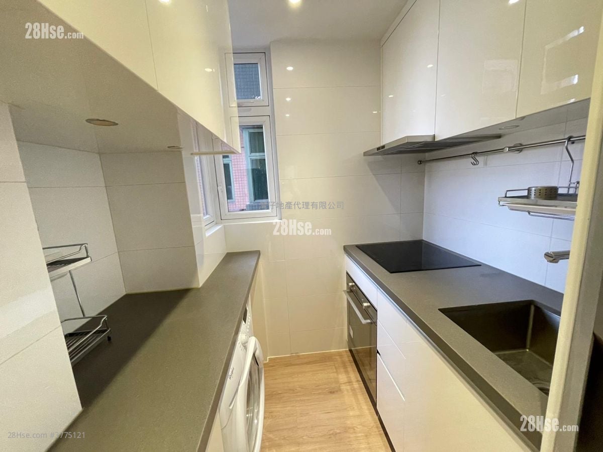 Royal Court Sell 2 Bedrooms , 2 Bathrooms 636 ft²