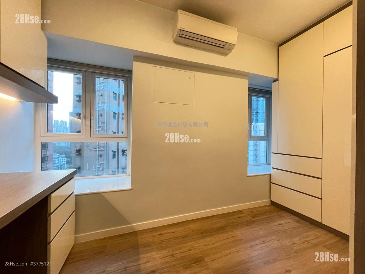 Royal Court Sell 2 Bedrooms , 2 Bathrooms 636 ft²