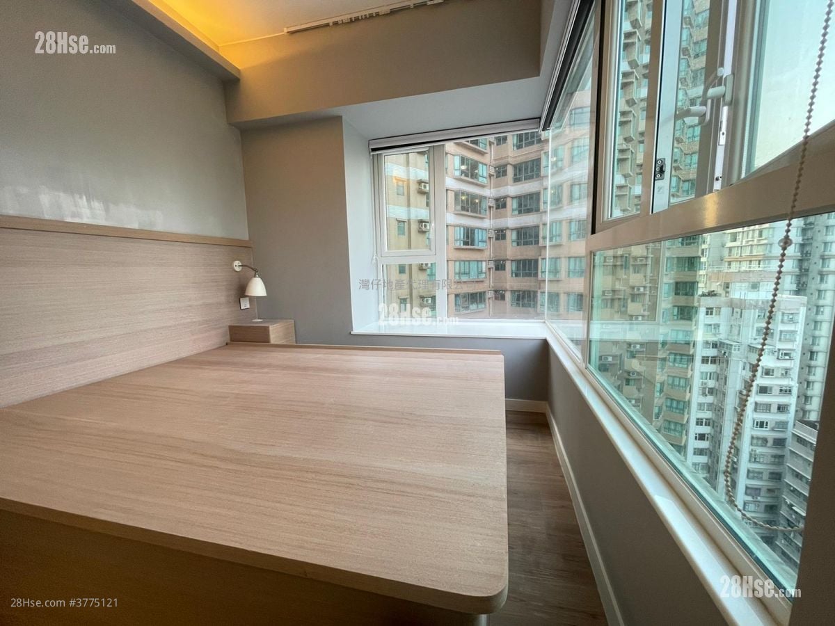 Royal Court Sell 2 Bedrooms , 2 Bathrooms 636 ft²