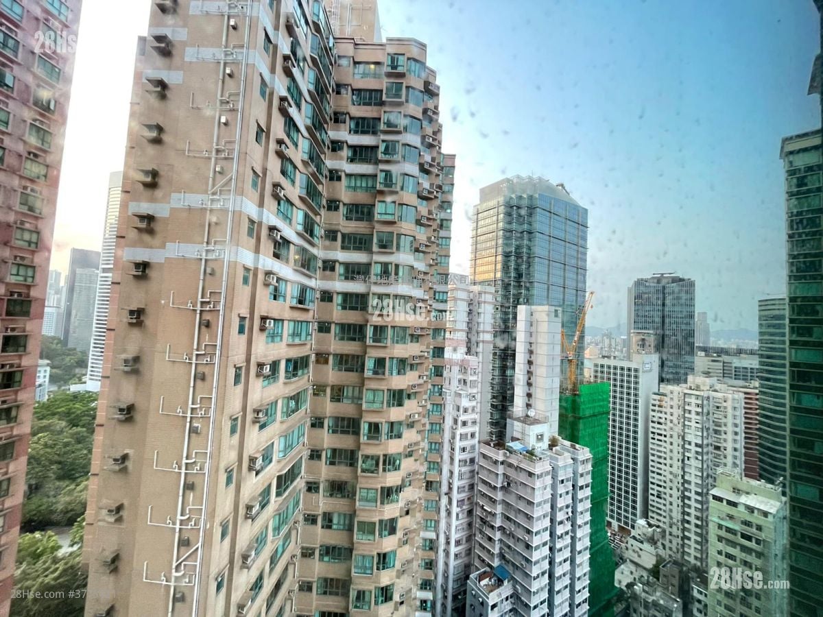 Royal Court Sell 2 Bedrooms , 2 Bathrooms 636 ft²