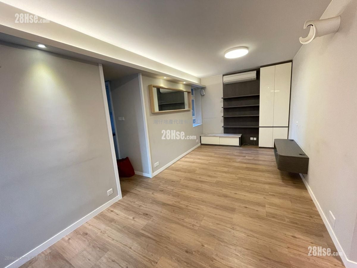 Royal Court Sell 2 Bedrooms , 2 Bathrooms 636 ft²