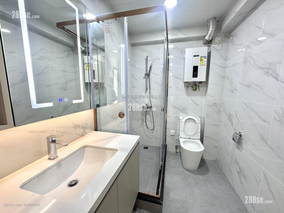 South Court Rental 3 Bedrooms , 2 Bathrooms 932 ft²