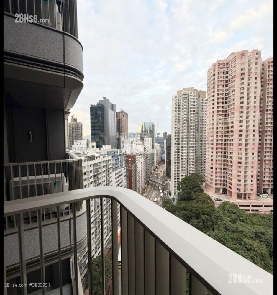 101 Kings Road Rental 3 Bedrooms , 1 Bathroom 568 ft²