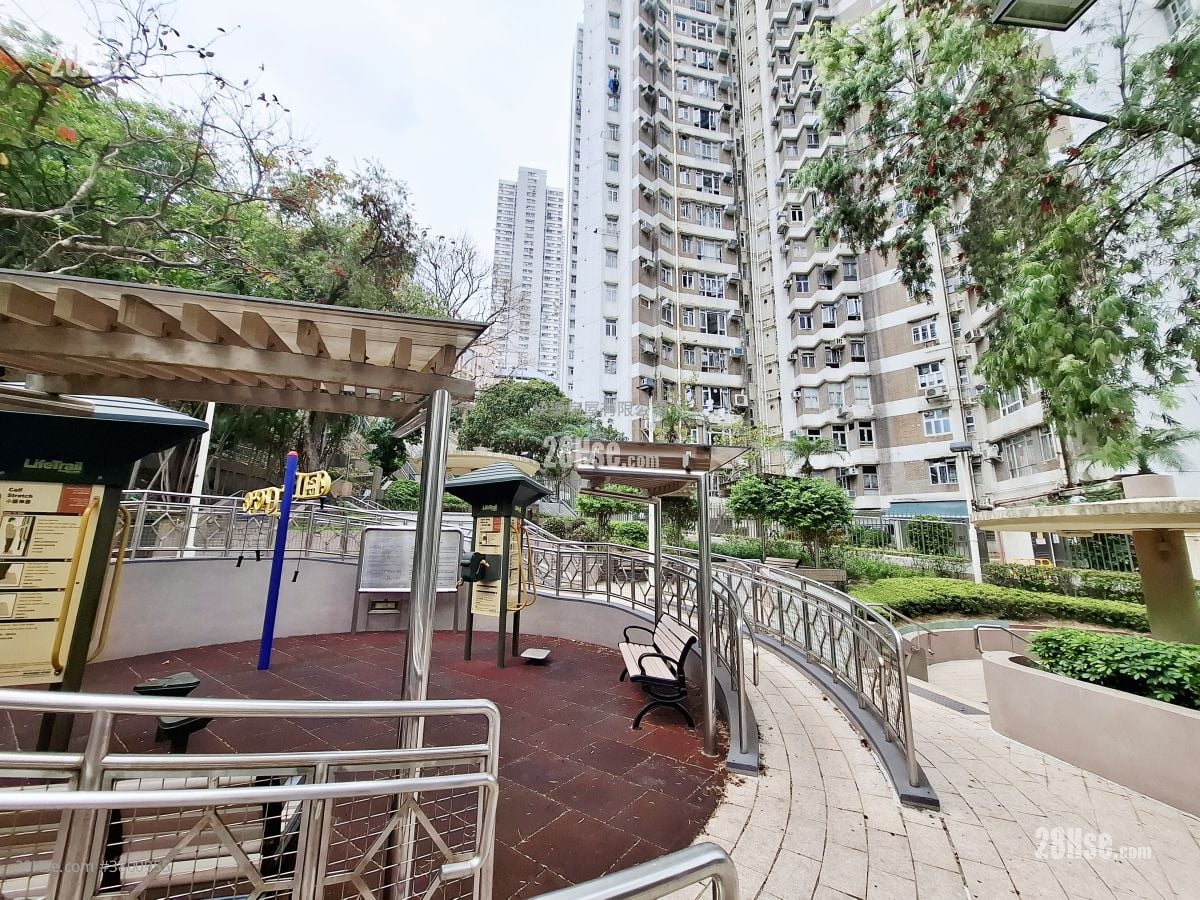 Neptune Terrace Sell 2 Bedrooms , 1 Bathroom 593 ft²