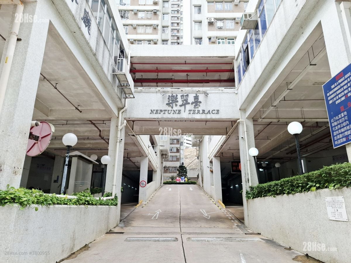 Neptune Terrace Sell 2 Bedrooms , 1 Bathroom 593 ft²