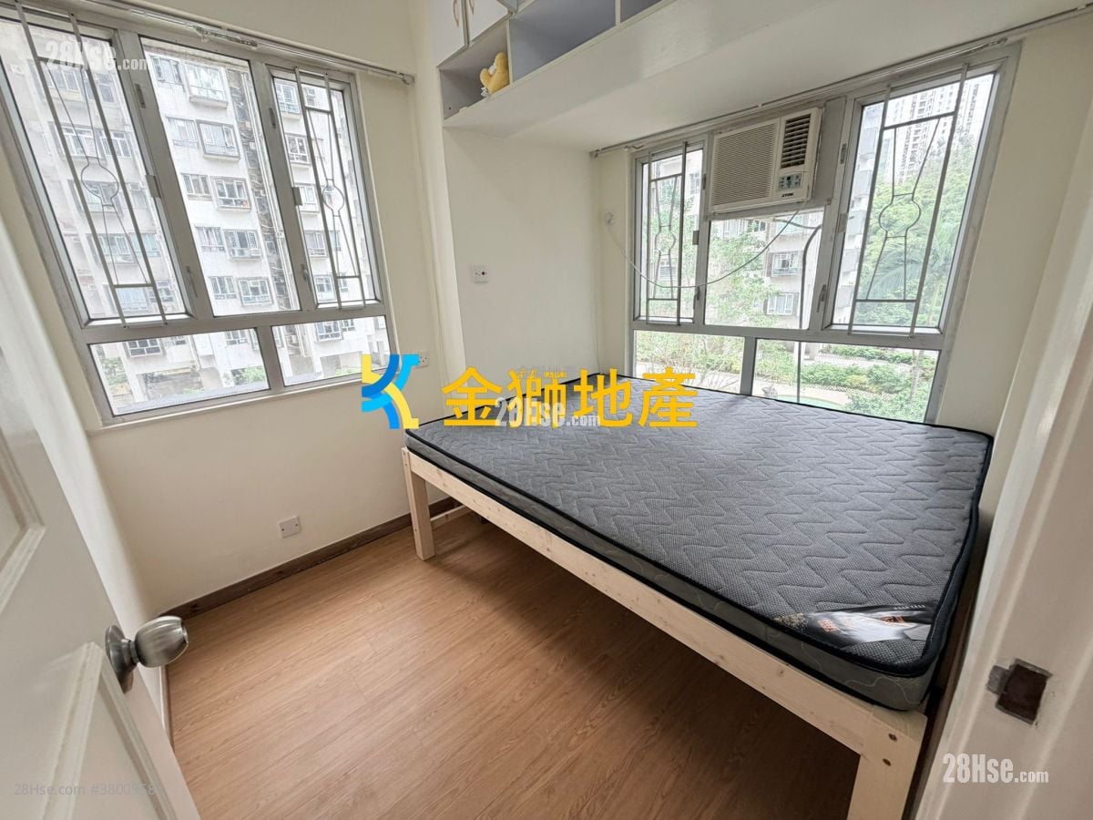 Golden Lion Garden Rental 270 ft²