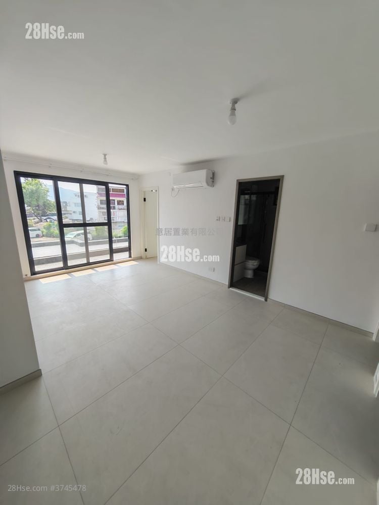 Village Rental 3 Bedrooms , 2 Bathrooms 700 ft²