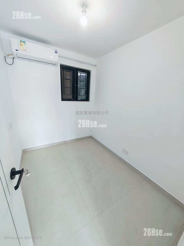 Village Rental 3 Bedrooms , 2 Bathrooms 700 ft²